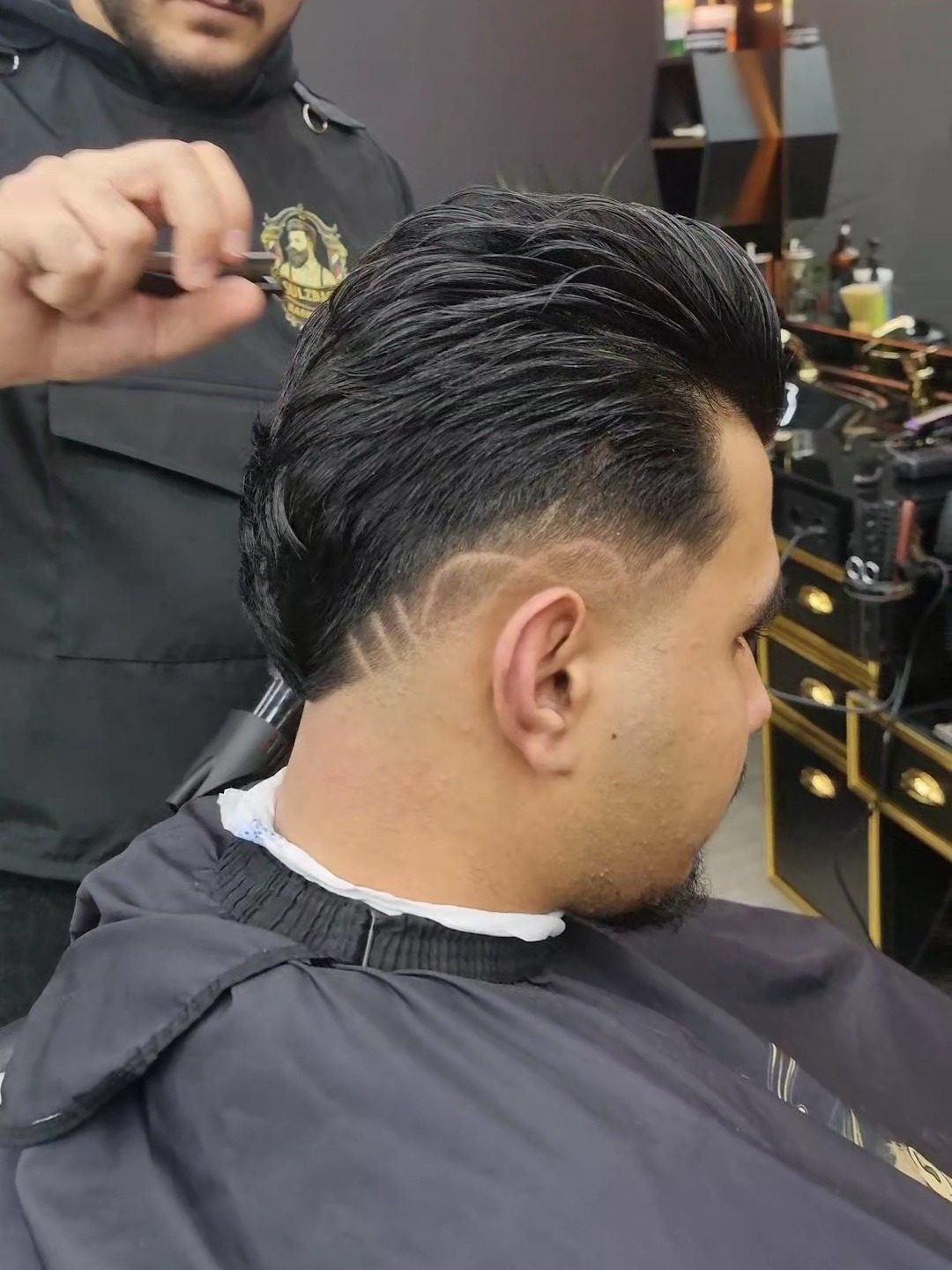 Zurück gestylt mit Fade und Linie